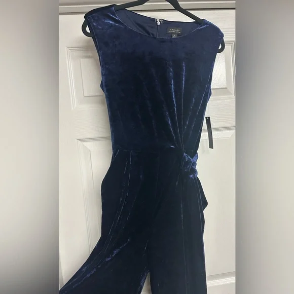 Tahari ASL Women’s Side Tie Jumpsuit  
Size: 8 
Color: Navy - Picture 2 of 9